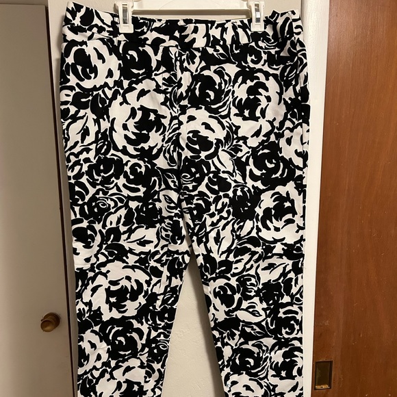 NWT Women’s black and white Liz Claiborne Ankle Pant - Picture 1 of 7